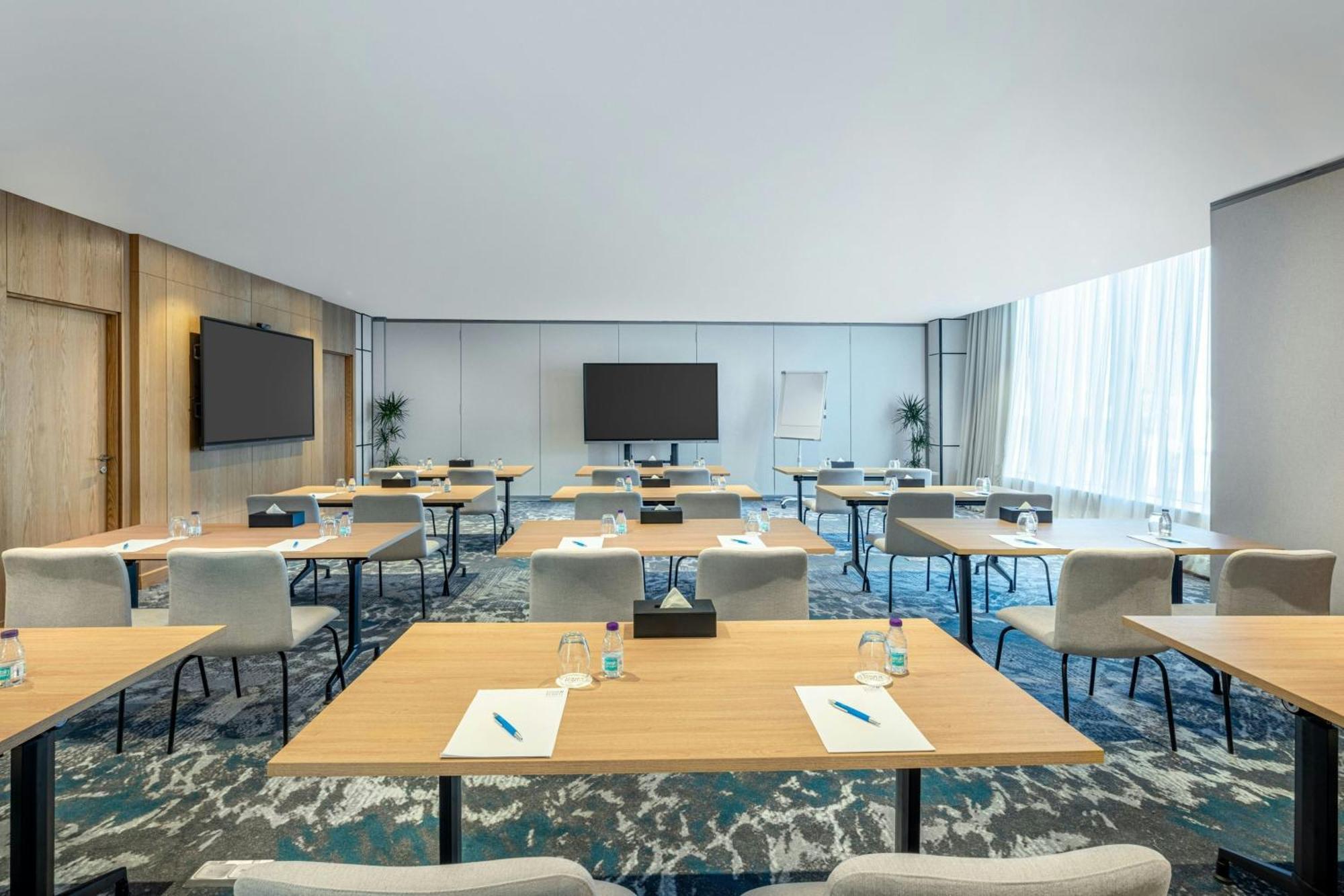 Four Points By Sheraton King Fahd Road 4*