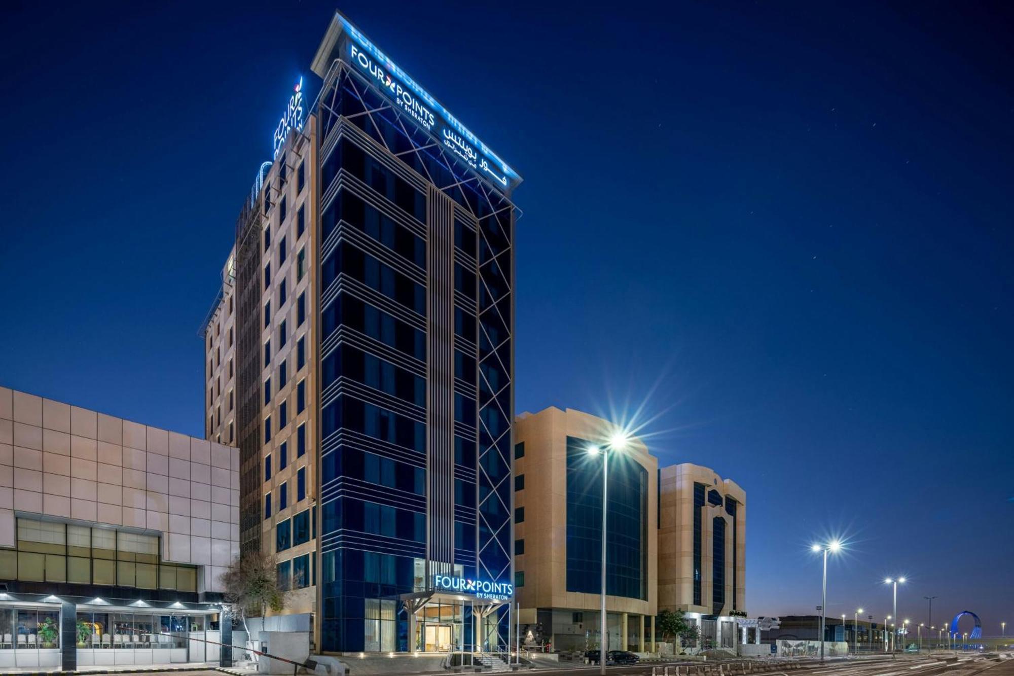 Hotel Four Points By Sheraton King Fahd Road 4*
